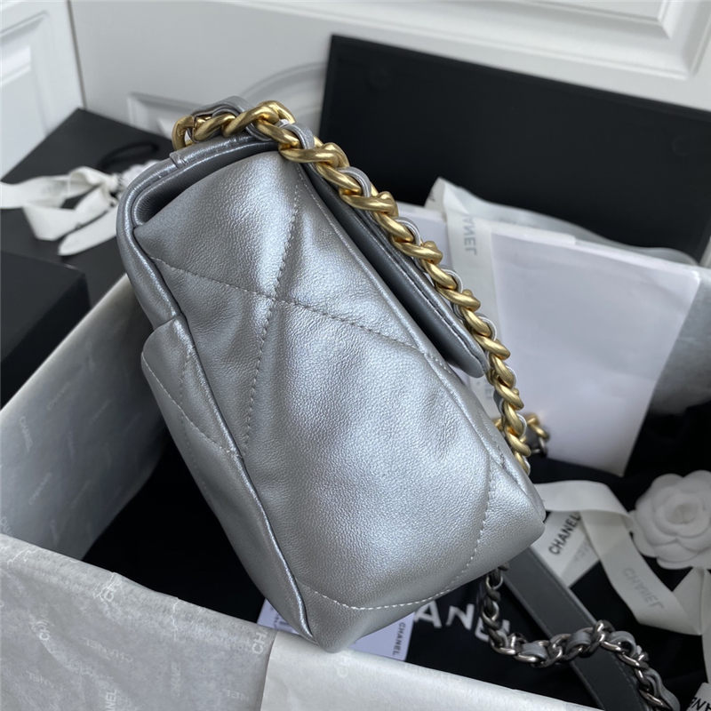 Chanel 19 Flap Bag Lambskin LB3842 (4)