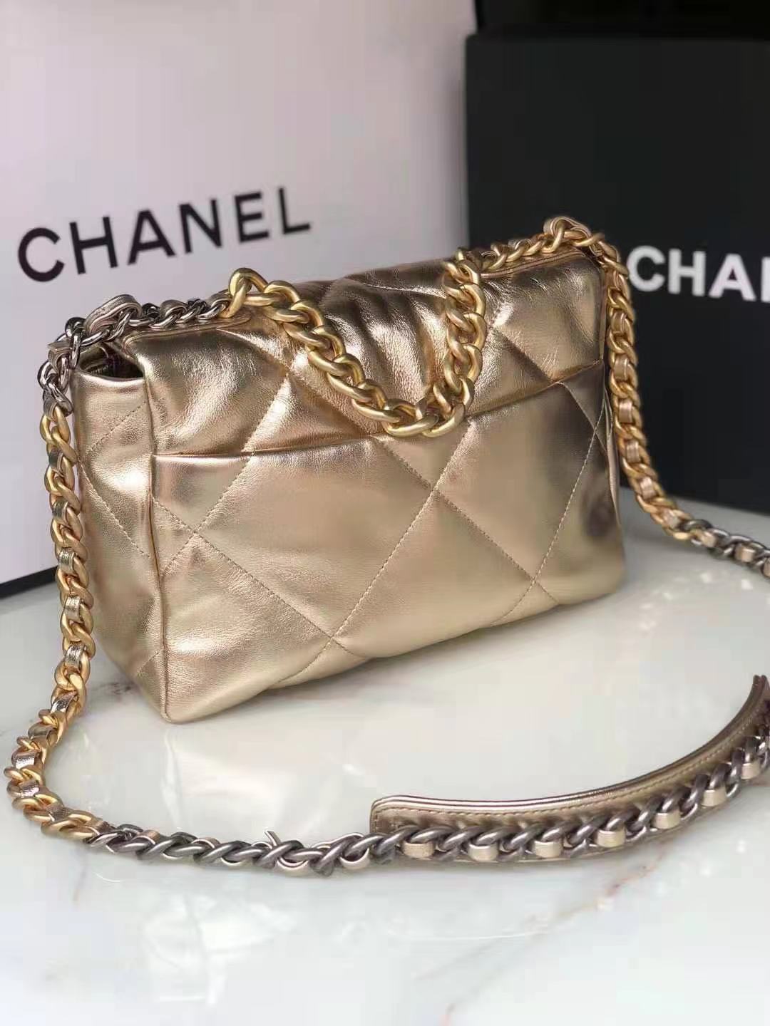 Chanel 19 Flap Bag Lambskin LB8547 (2)