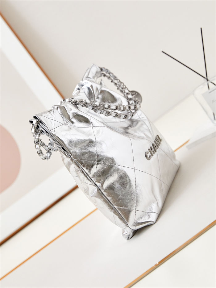 Chanel 22 BACKPACK Metallic Calfskin LB14519 (5)