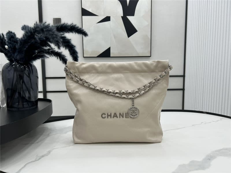 Chanel 22 BACKPACK Shiny Calfskin LB1053 (1)