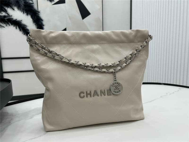 Chanel 22 BACKPACK Shiny Calfskin LB1053 (2)