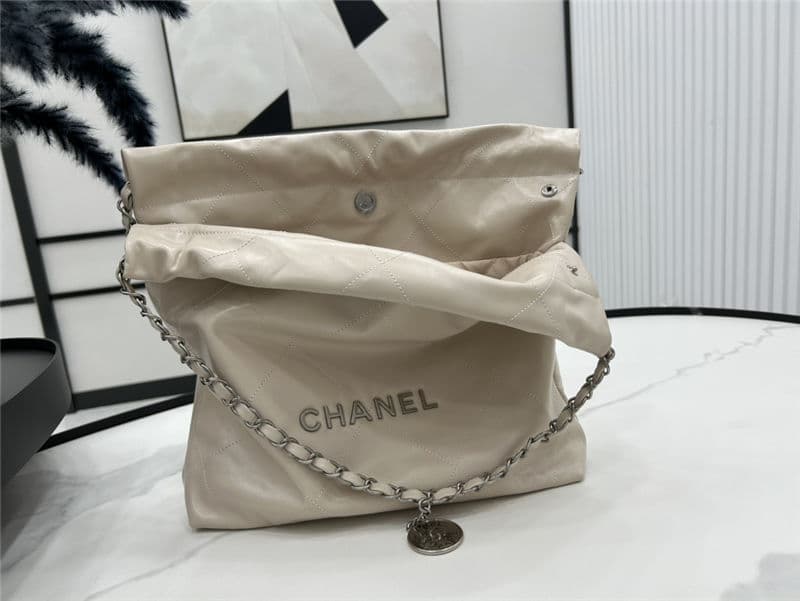Chanel 22 BACKPACK Shiny Calfskin LB1053 (4)