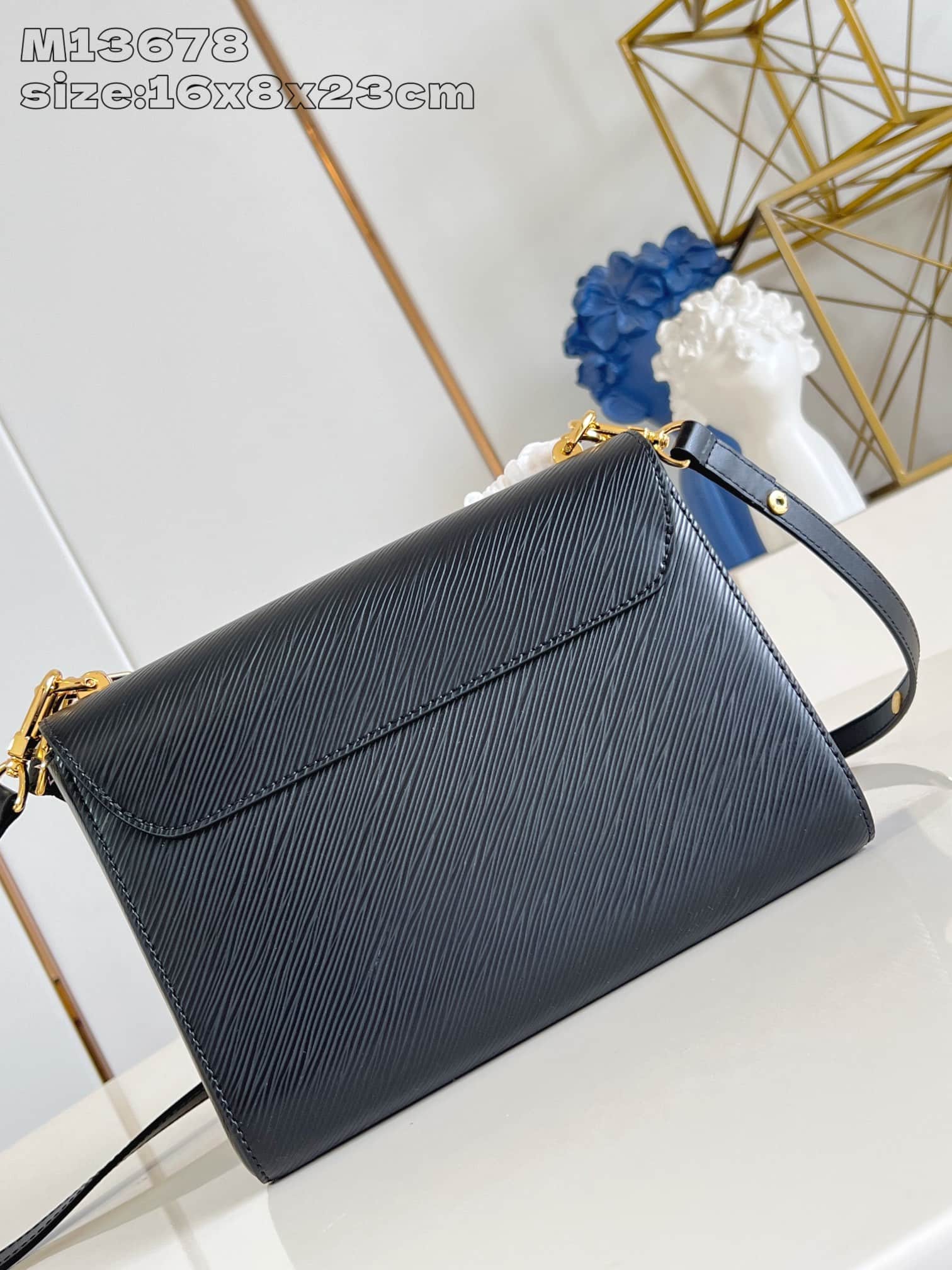 LV Murakami Twist MM Slim Epi cowhide LB16046 (3)