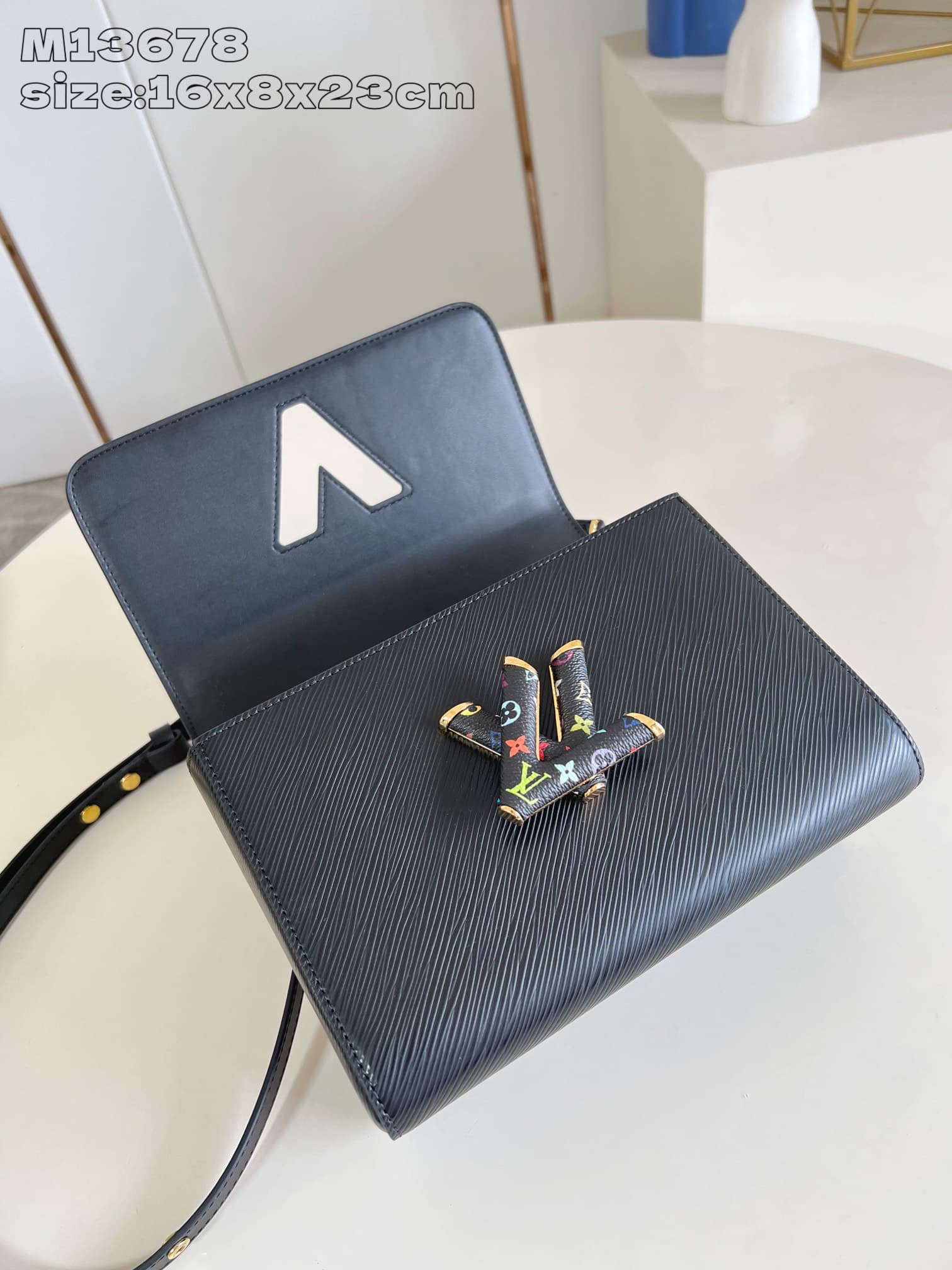 LV Murakami Twist MM Slim Epi cowhide LB16046 (4)