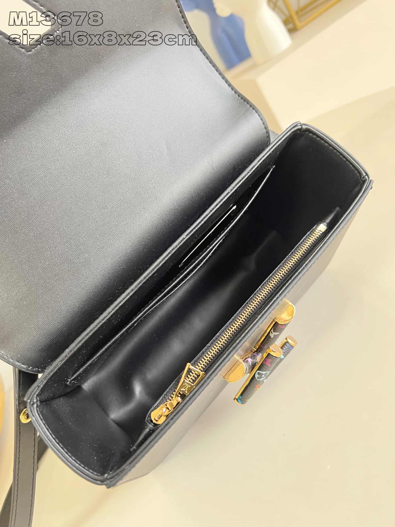 LV Murakami Twist MM Slim Epi cowhide LB16046 (5)