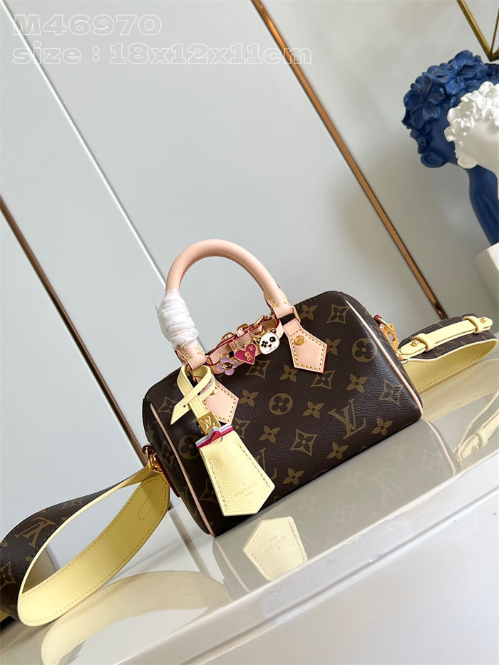LV SPEEDY BANDOULIÈRE 18 Monogram LB14747 (1)