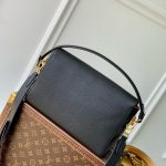 LV Soft Twist Calfskin LB14735 (5)