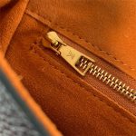 LV Soft Twist Calfskin LB14735 (6)