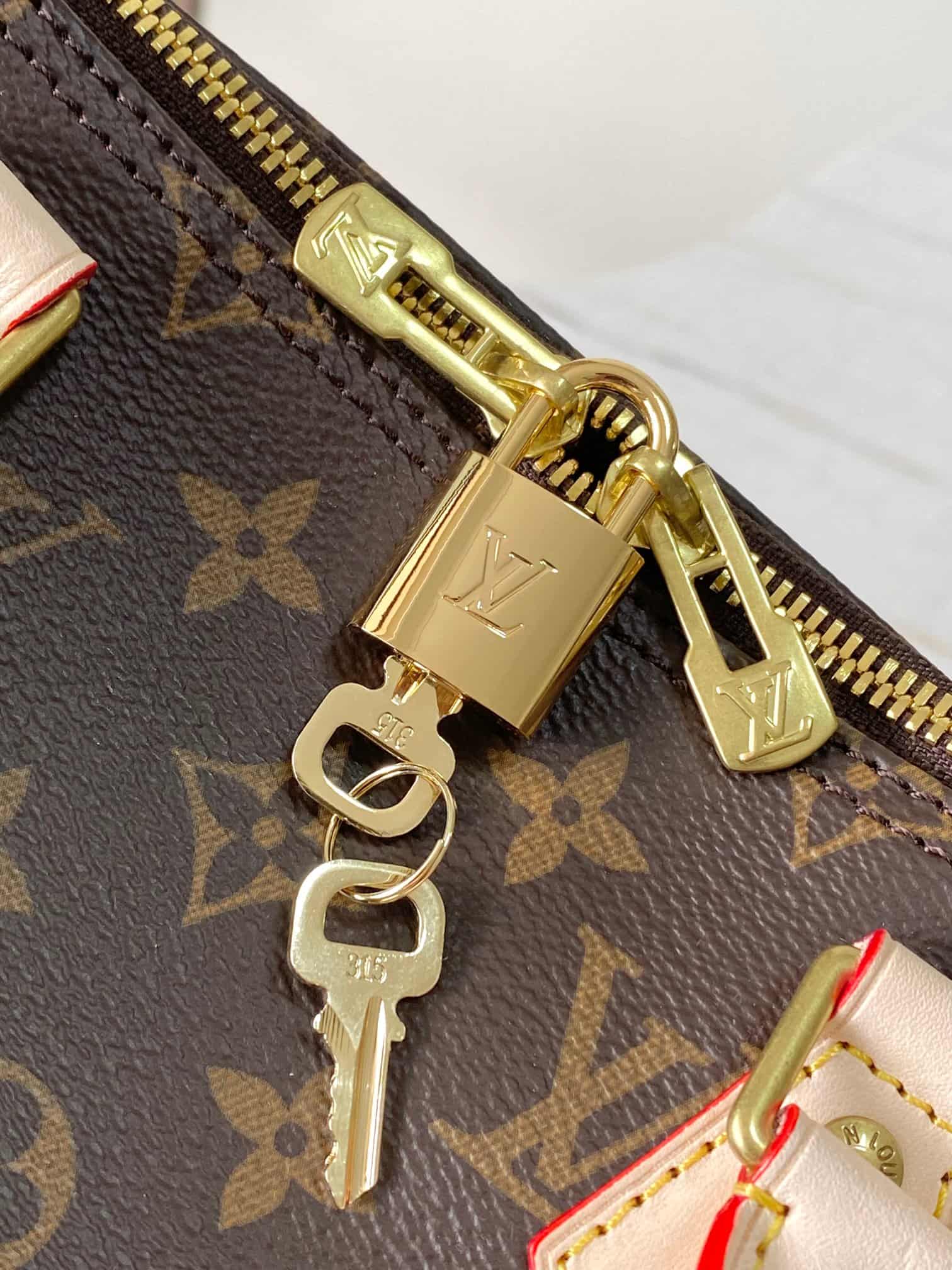 LV Speedy Bandoulière 35 Monogram canvas LB16582 (5)