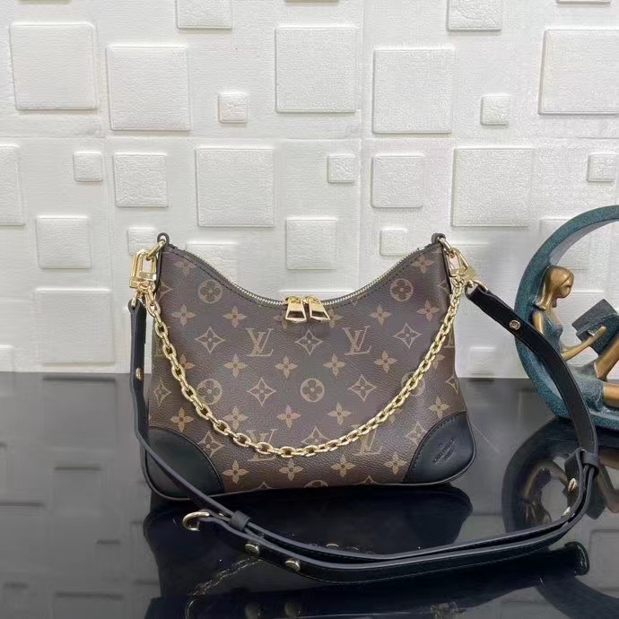 Louis Vuitton Boulogne Bag Monogram canvas LB8717 (1)