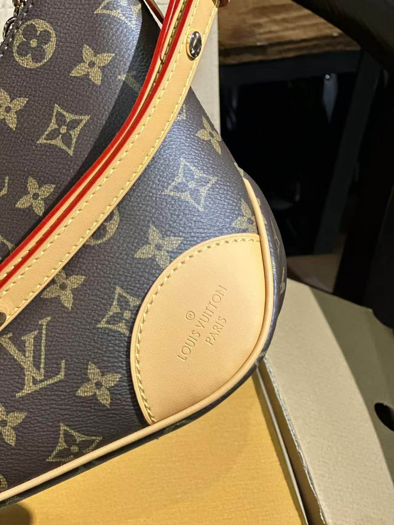 Louis Vuitton Boulogne Monogram canvas LB8716 (2)