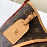 Louis Vuitton CARRYALL PM Monogram canvas LB12204 (5)