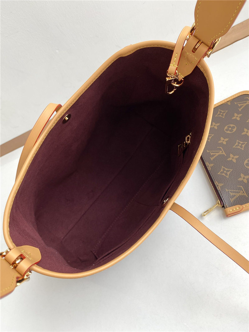 Louis Vuitton CARRYALL PM Monogram canvas LB12204 (6)