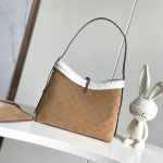 Louis Vuitton CARRYALL PM Suede leather LB15389 (3)