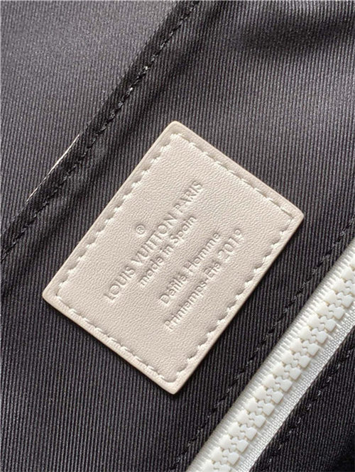 Louis Vuitton CHRISTOPHER BACKPACK Taurillon cowhide LB5427 (5)