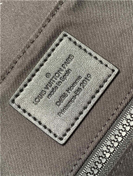 Louis Vuitton CHRISTOPHER BACKPACK Taurillon cowhide LB5428 (3)