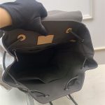 Louis Vuitton CHRISTOPHER PM Monogram Mirror canvas LB5118 (4)