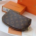 Louis Vuitton COSMETIC POUCH PM Monogram LB5160 (4)