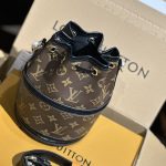 Louis Vuitton Canoé Bucket Monogram canvas LB1459 (3)