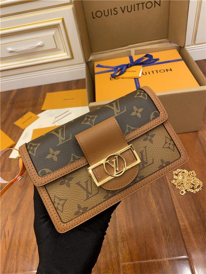 Louis Vuitton Dauphine Chain Wallet Monogram LB13522 (1)