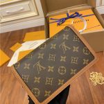Louis Vuitton Dauphine Chain Wallet Monogram LB13522 (2)