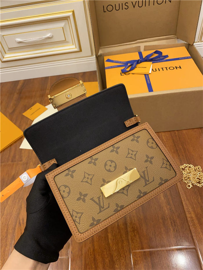 Louis Vuitton Dauphine Chain Wallet Monogram LB13522 (4)