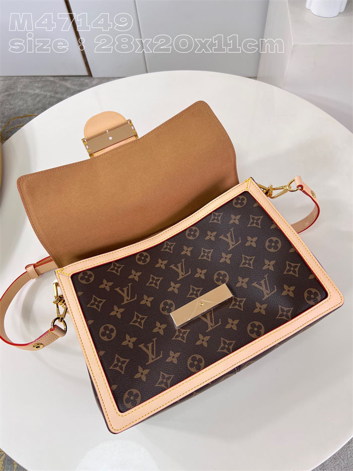 Louis Vuitton Dauphine Soft GM Monogram canvas LB14356 (5)