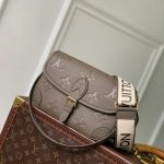 Louis Vuitton Diane Monogram Empreinte LB22519 (1)