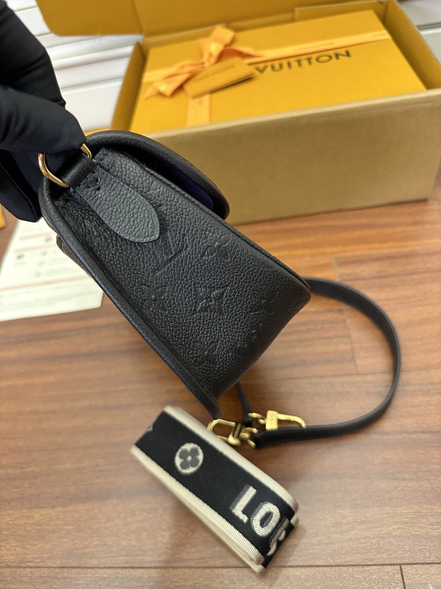 Louis Vuitton Diane Monogram Empreinte Leather LB16222 (5)