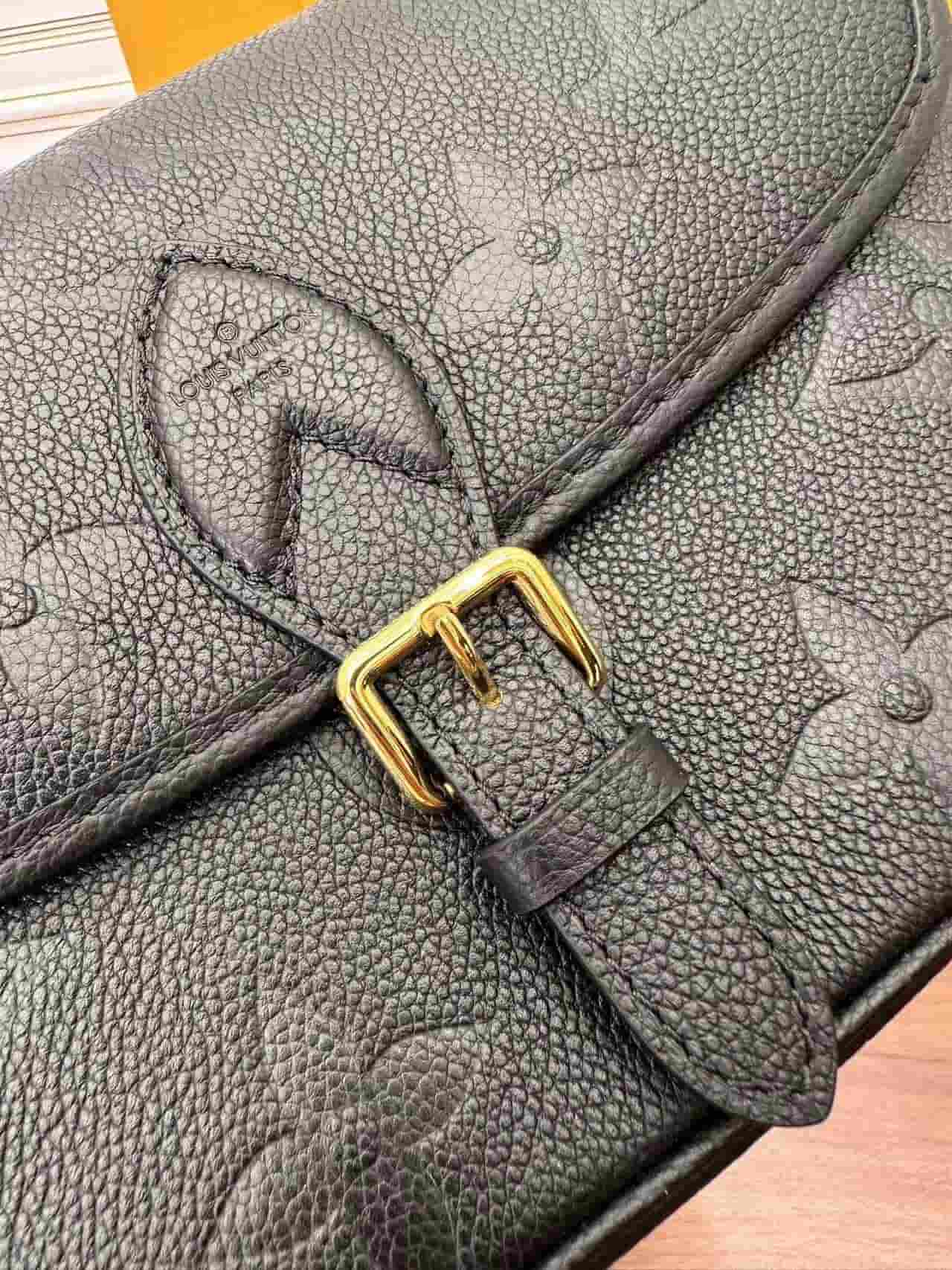 Louis Vuitton Diane Monogram Empreinte Leather LB16222 (6)