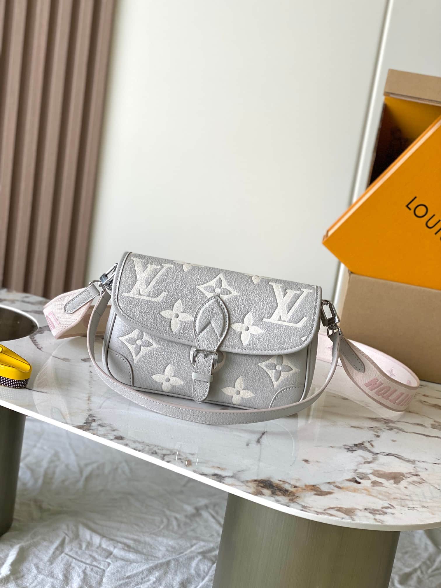 Louis Vuitton Diane Monogram Empreinte Leather LB21761 (1)