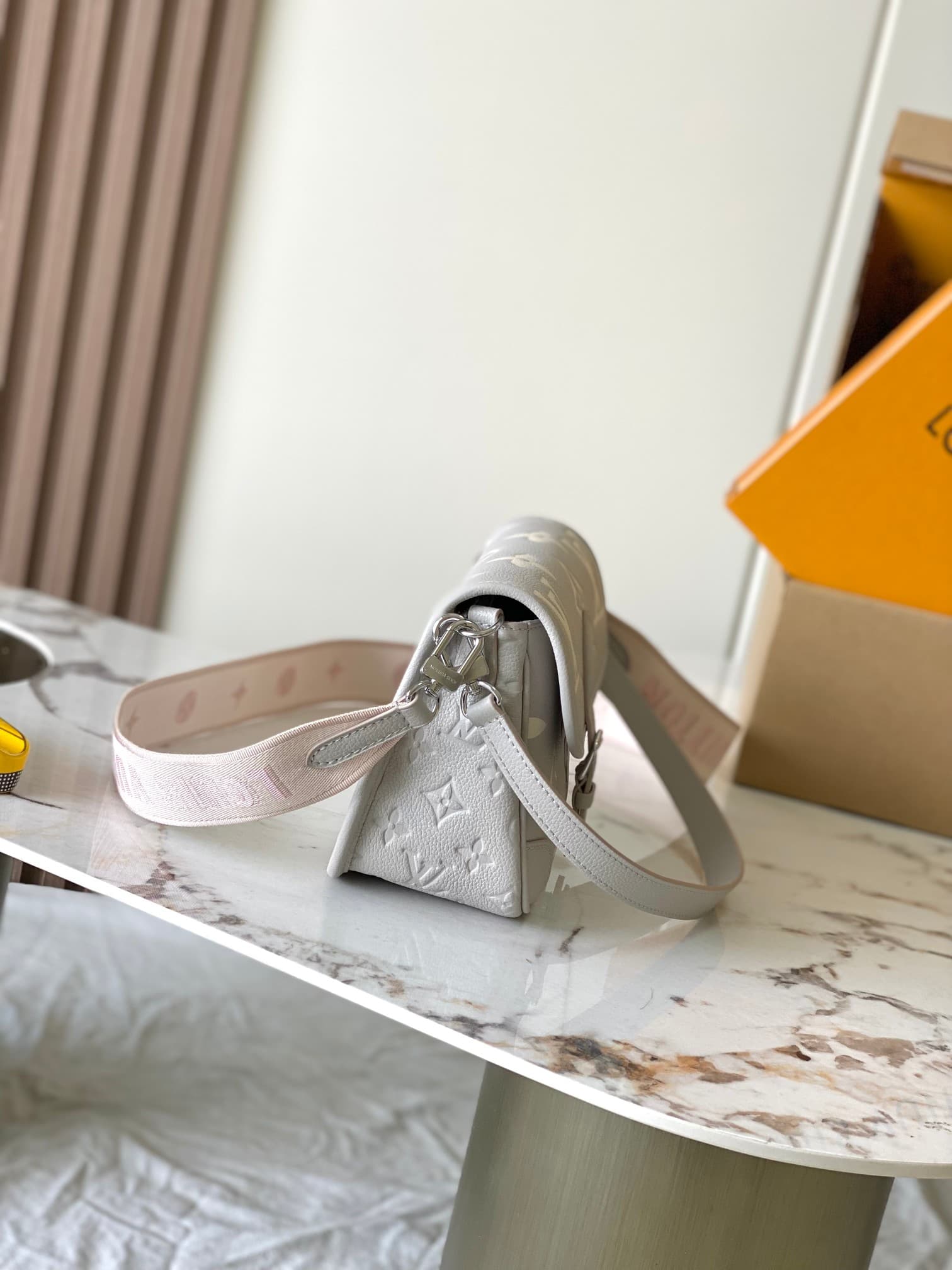 Louis Vuitton Diane Monogram Empreinte Leather LB21761 (2)