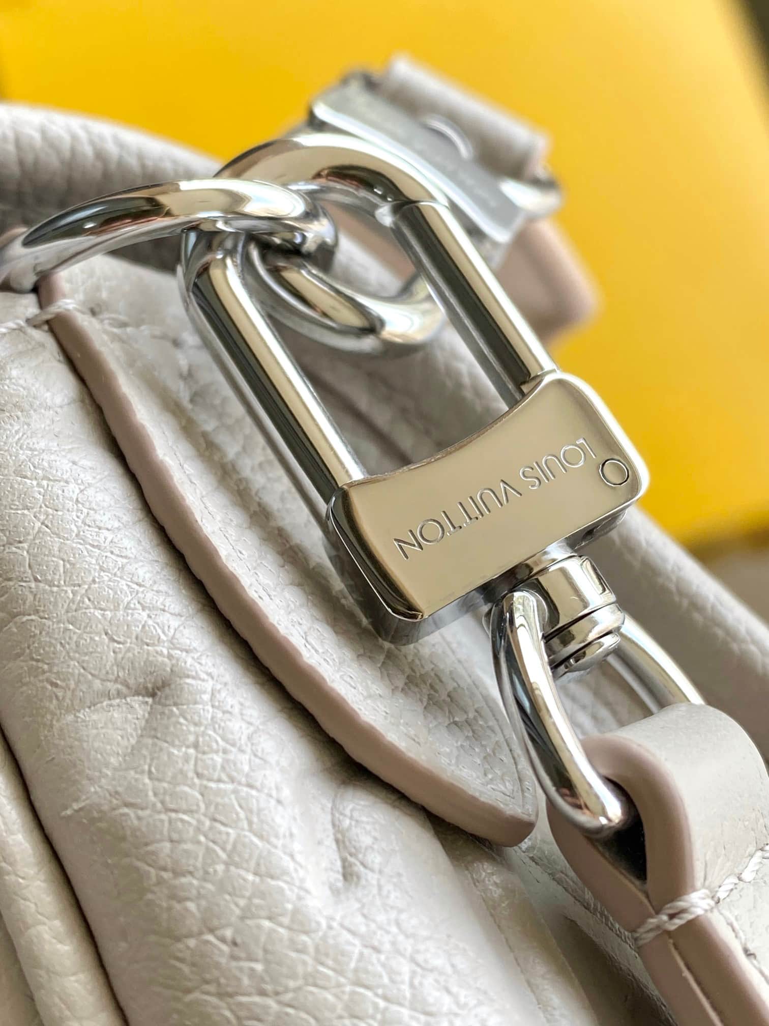 Louis Vuitton Diane Monogram Empreinte Leather LB21761 (5)