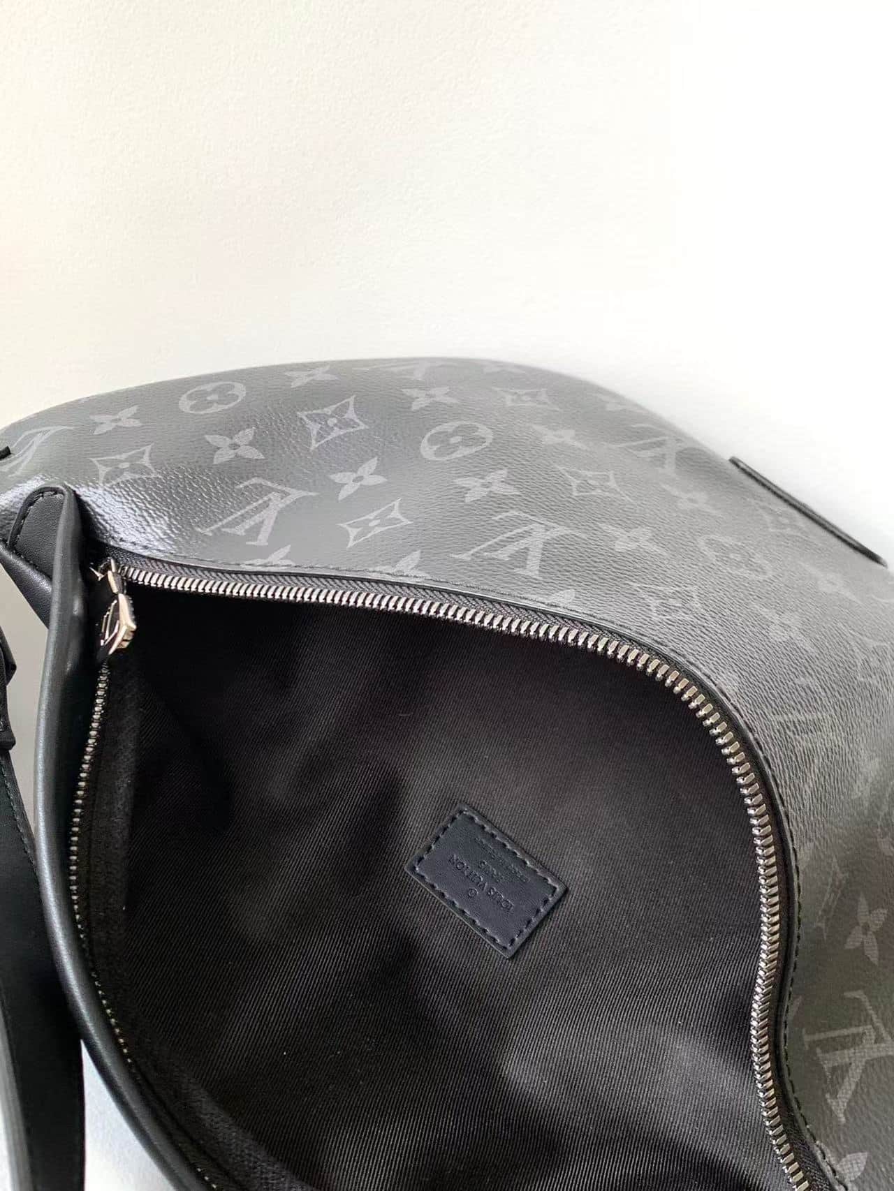Louis Vuitton Discovery Bumbag Monogram Eclipse LB2578 (6)