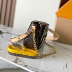 Louis Vuitton Ivy Travels With Grace Coddington LB22096 (3)