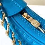 Louis Vuitton LOOP Baguette Calfskin LB8085 (4)