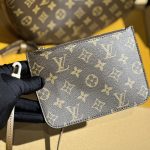 Louis Vuitton LOOP Monogram canvas LB1457 (3)