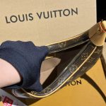 Louis Vuitton LOOP Monogram canvas LB698 (5)