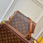 Louis Vuitton Mini Dauphine Monogram LB2606 (6)