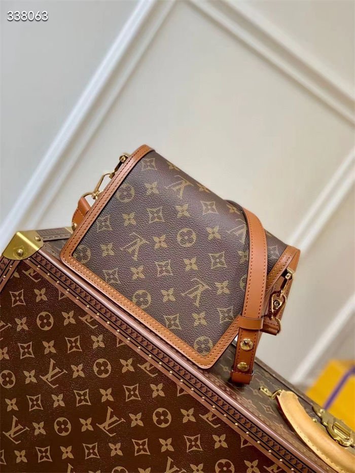Louis Vuitton Mini Dauphine Monogram LB2606 (6)