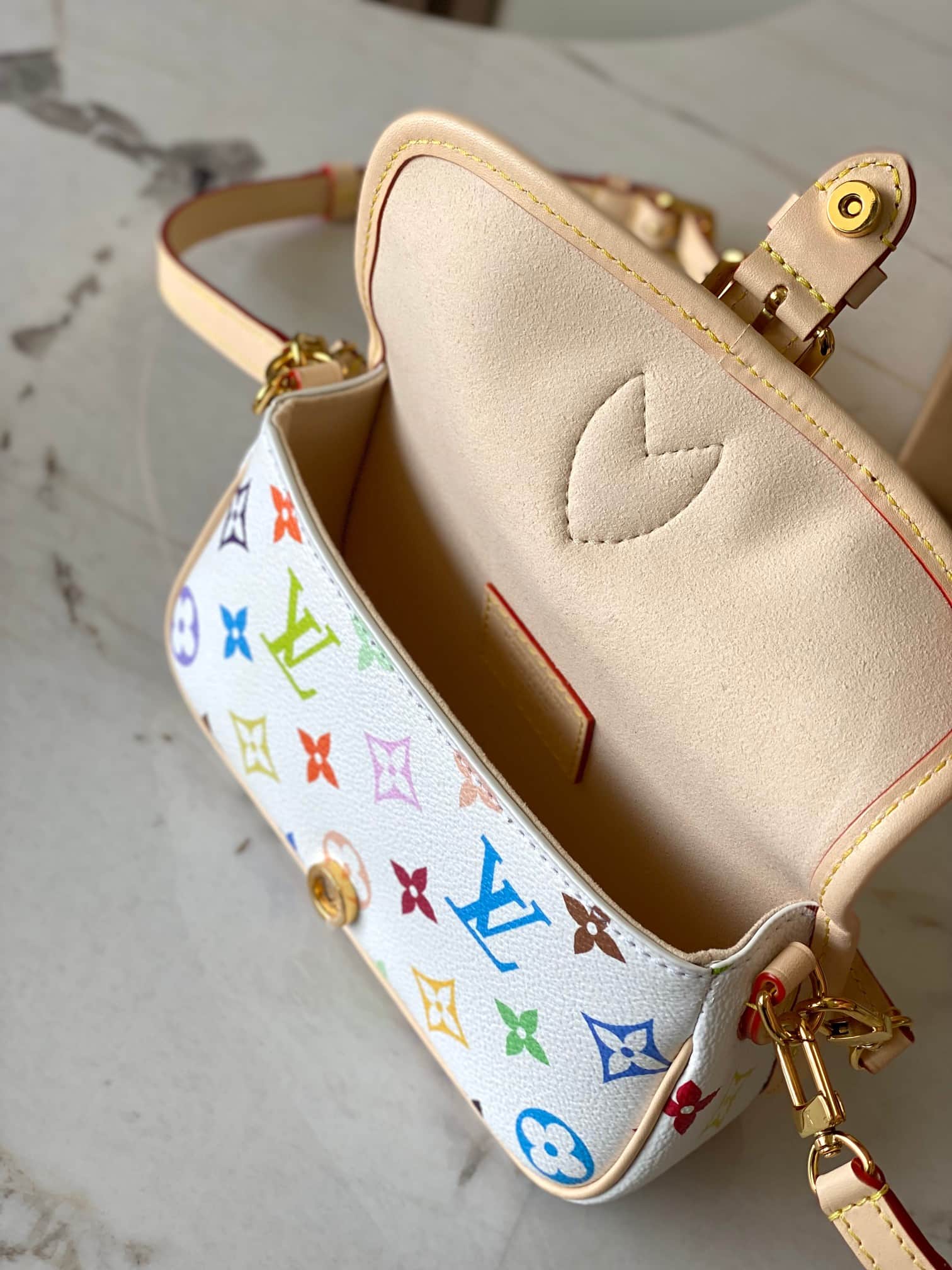 Louis Vuitton Murakami Bolsa Diane Nano Canvas Monogram LB1191 (5)