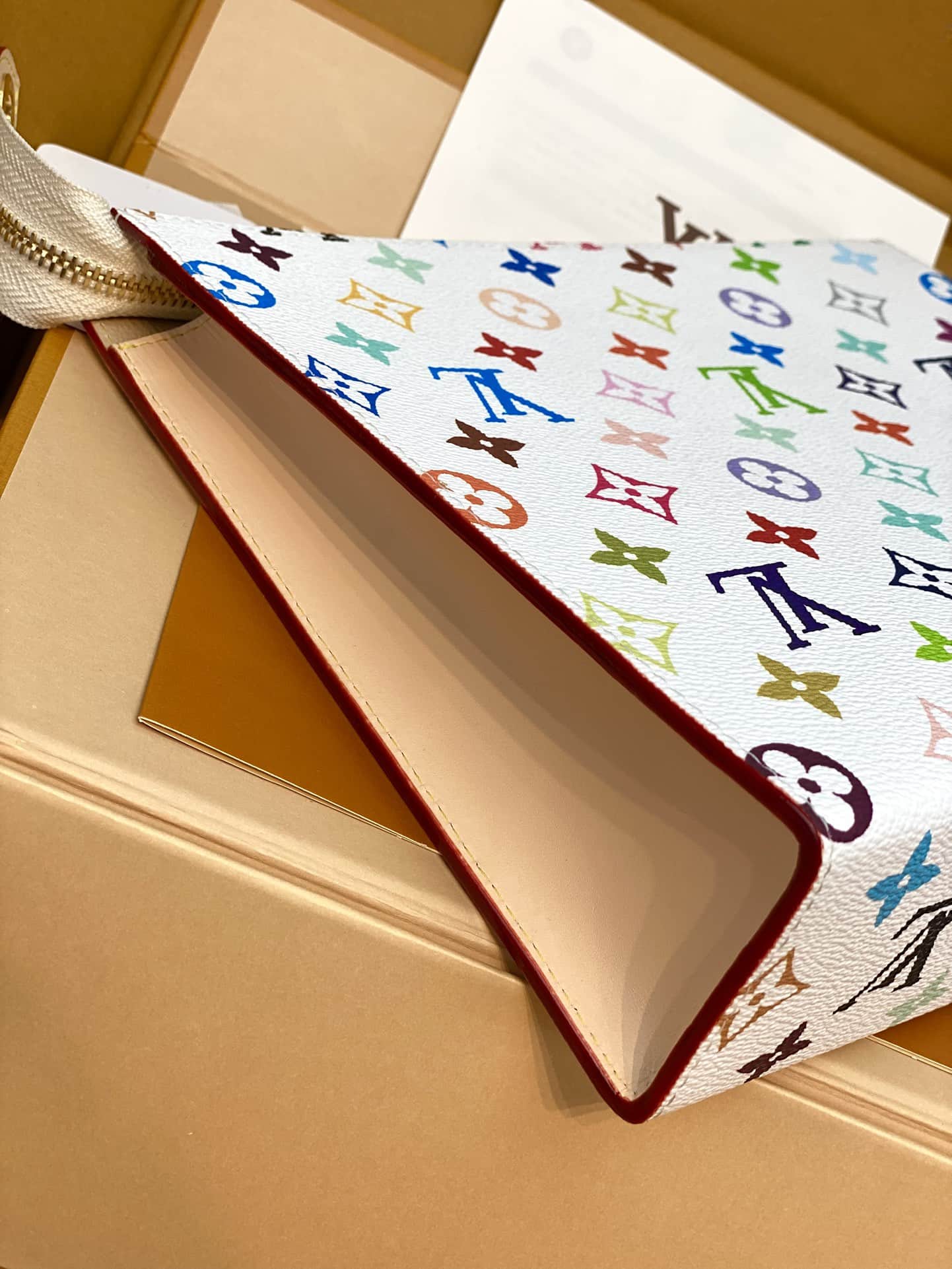 Louis Vuitton Murakami Toiletry Pouch Monogram canvas LB15940 (3)