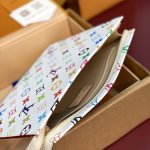 Louis Vuitton Murakami Toiletry Pouch Monogram canvas LB15940 (5)