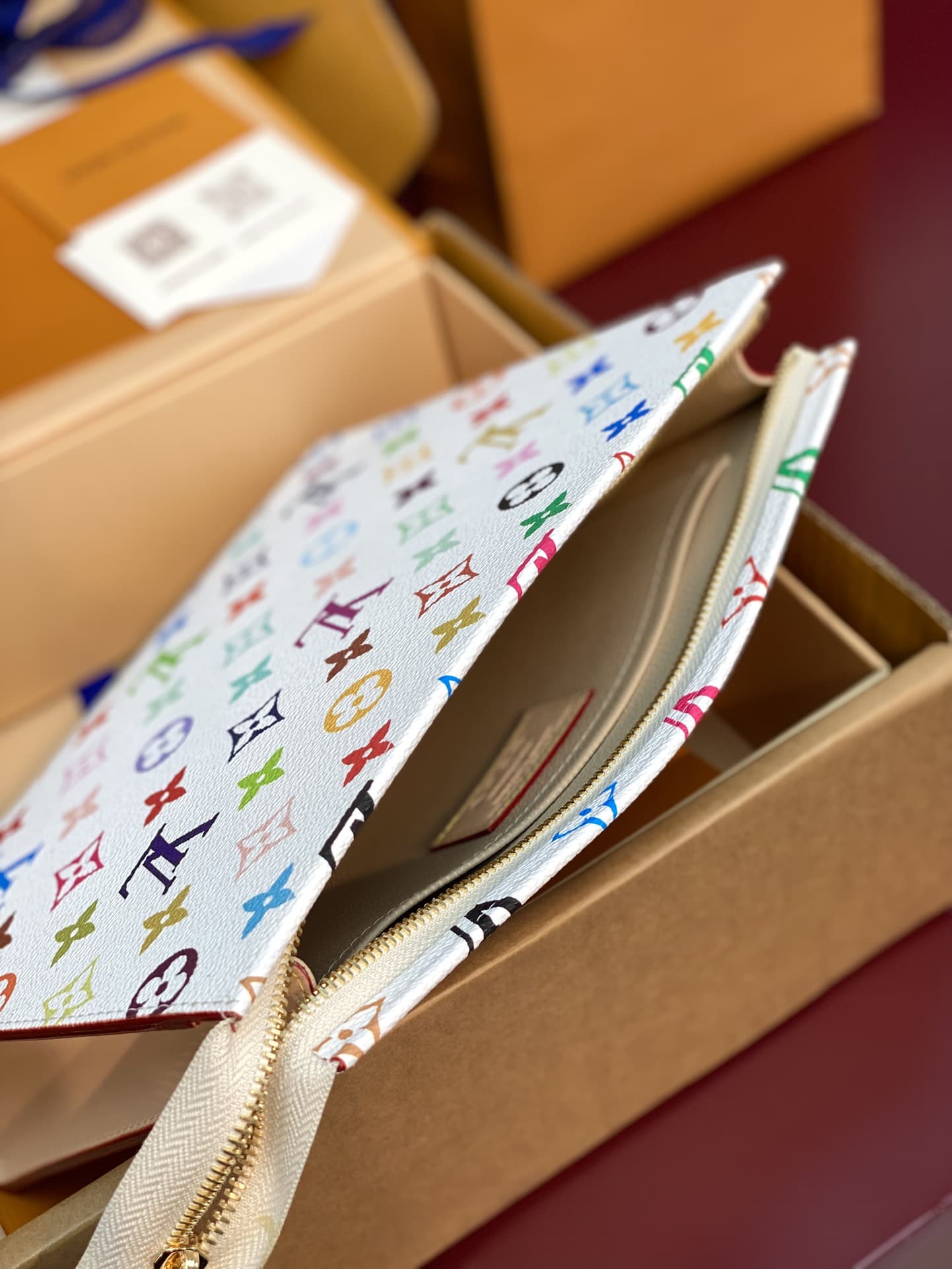 Louis Vuitton Murakami Toiletry Pouch Monogram canvas LB15940 (5)