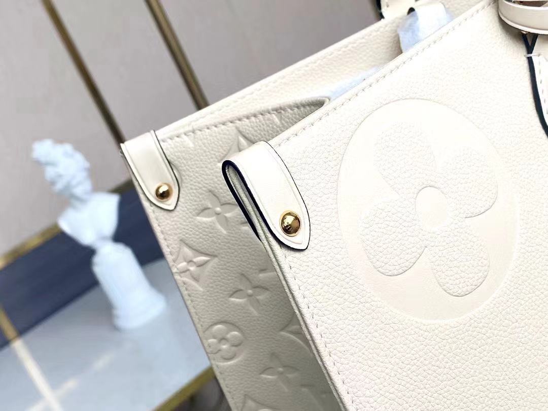 Louis Vuitton ONTHEGO GM Monogram Giant LB2225 (5)