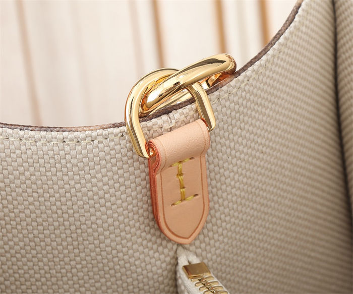 Louis Vuitton OnTheGo Voyage Monogram canvas LB11571 (3)