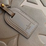 Louis Vuitton Onthego MM Monogram LB22520 (3)