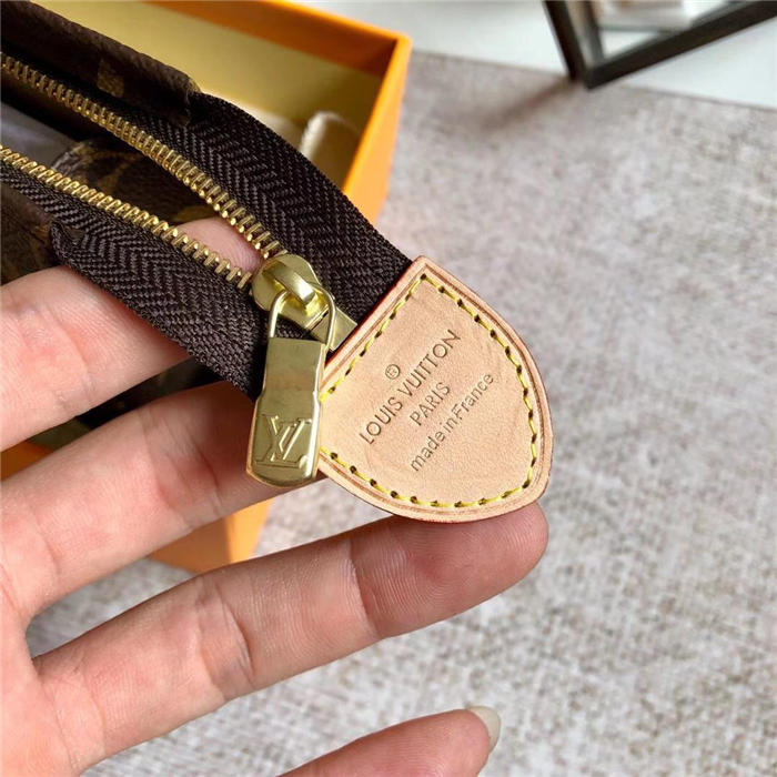 Louis Vuitton TOILETRY POUCH 15 LB4842 (5)