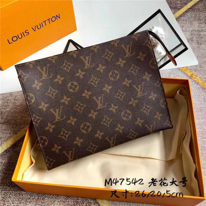 Louis Vuitton TOILETRY POUCH 26 LB4840 (2)