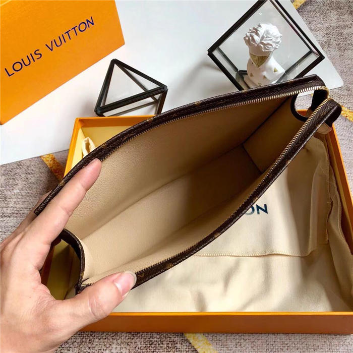 Louis Vuitton TOILETRY POUCH 26 LB4840 (5)